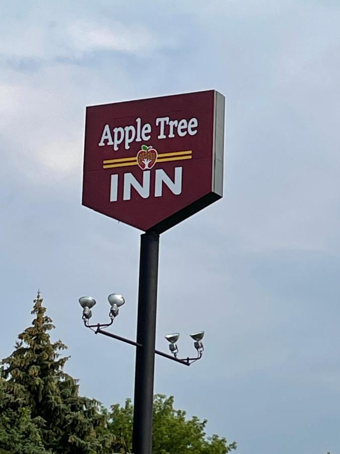 Apple Tree Inn Saginaw Exterior photo